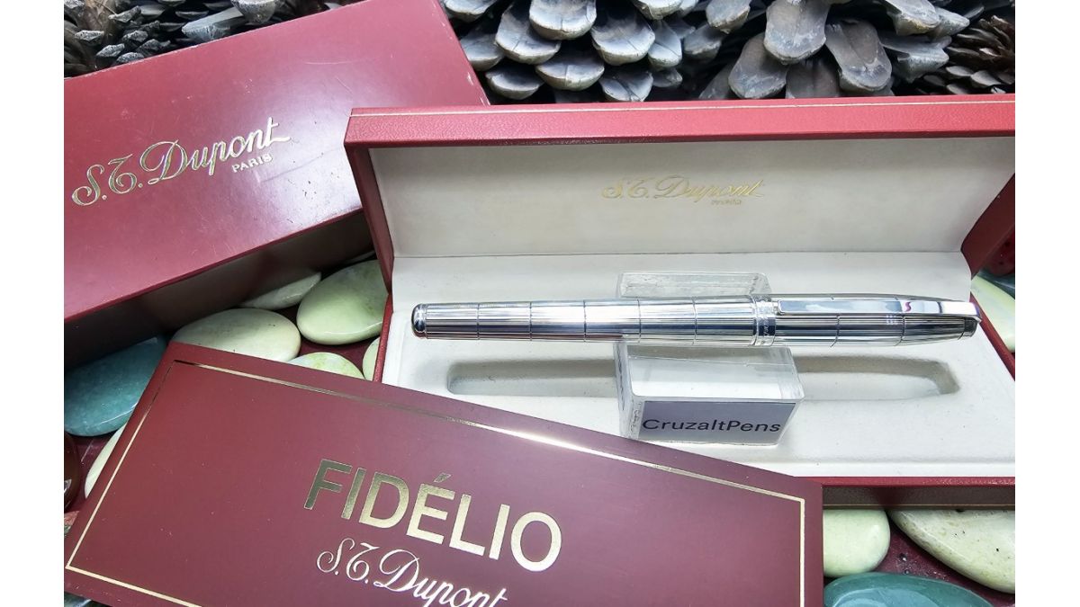 Pluma Estilográfica S.T. Dupont Fidélio Chapada en Plata